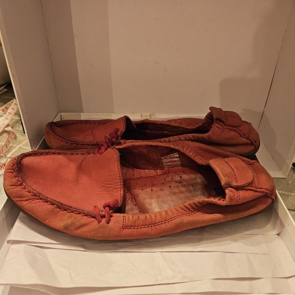 Womens red hush puppies leather flex flats size 10 comfortable - Picture 2 of 5